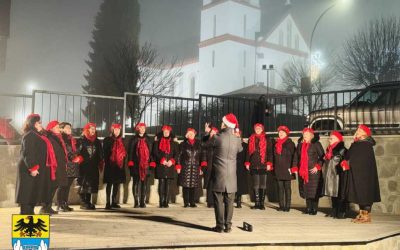 Upaljena treća adventska svijeća
